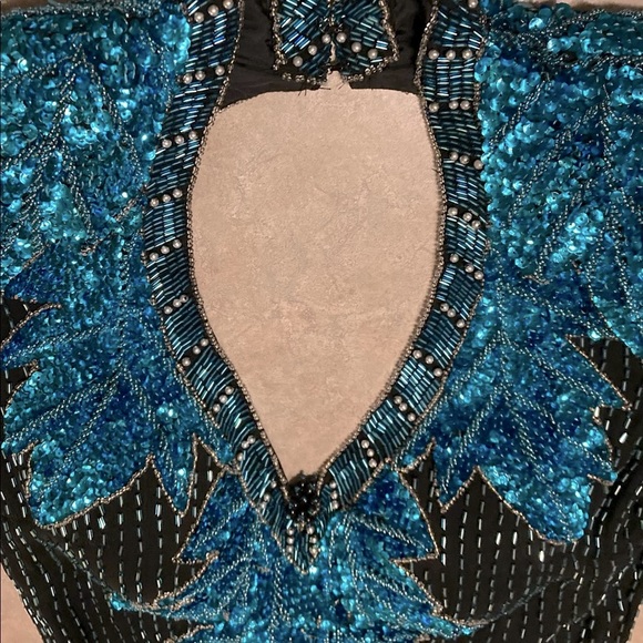 Vintage, stunning beaded/ sequin formal gown. Size 4. Alyce Designs circa 1992 - Picture 8 of 16